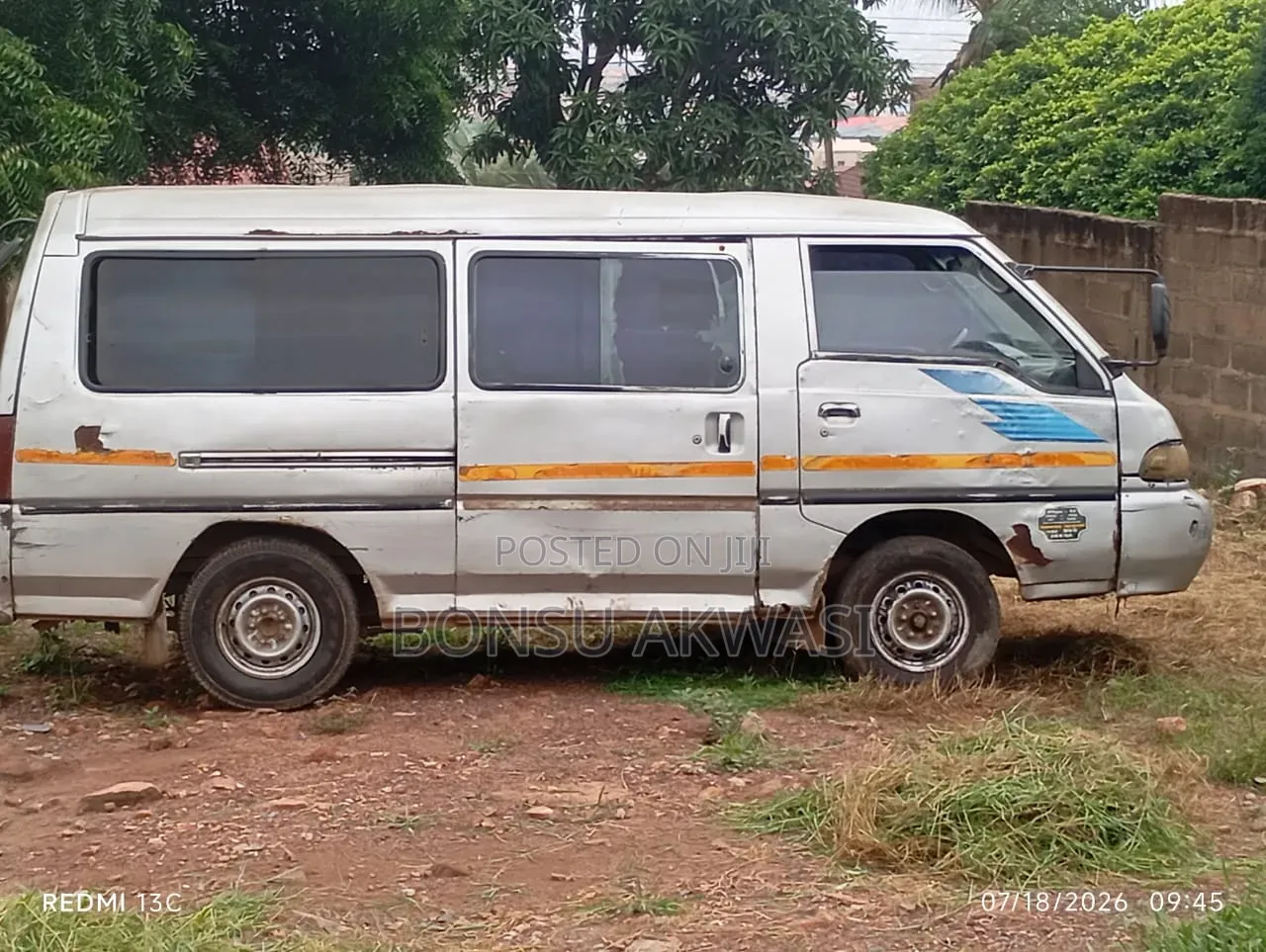 Hyundai H200 2000 Gray