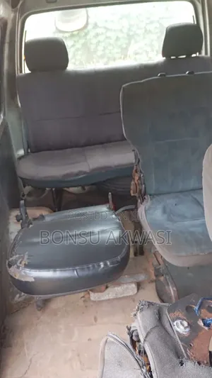 Hyundai H200 2000 Gray