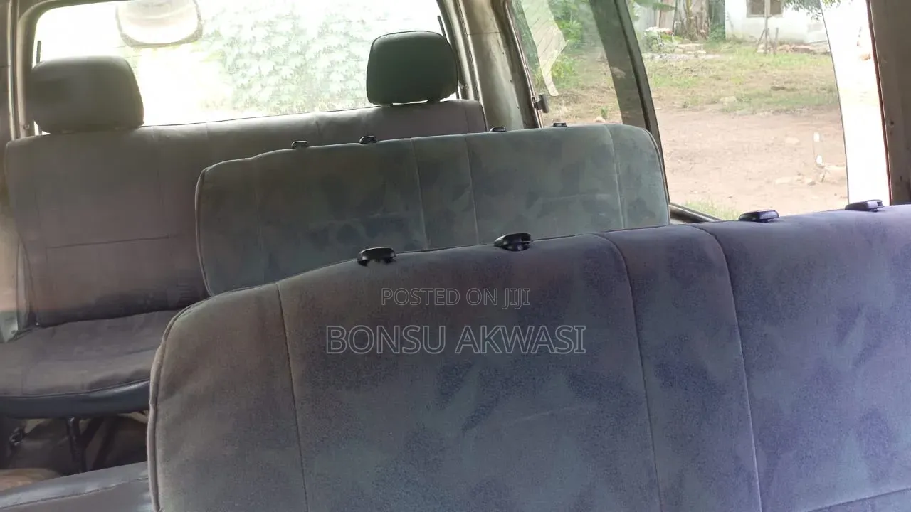 Hyundai H200 2000 Gray