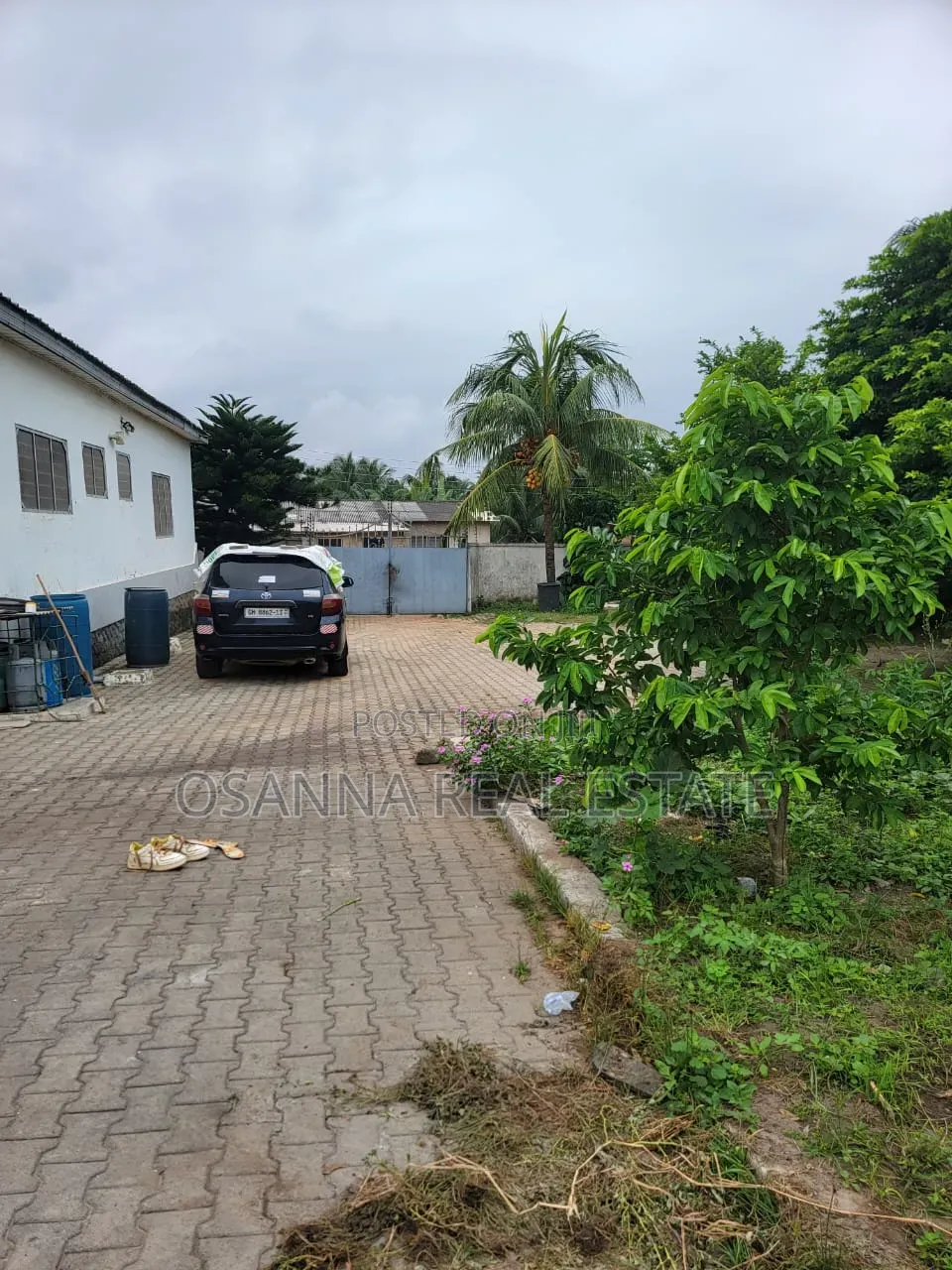 Furnished 4bdrm Apartment for sale