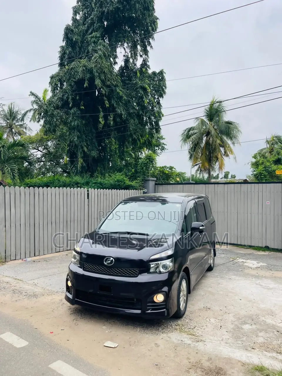 Toyota Voxy X 4WD 8-Seater 2012 Black