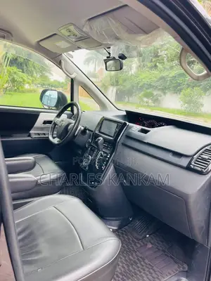 Toyota Voxy X 4WD 8-Seater 2012 Black