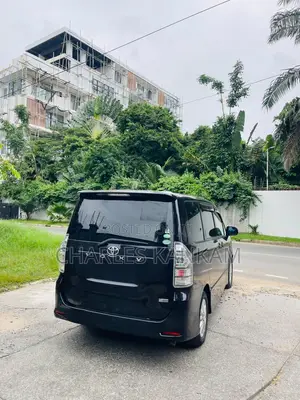 Toyota Voxy X 4WD 8-Seater 2012 Black
