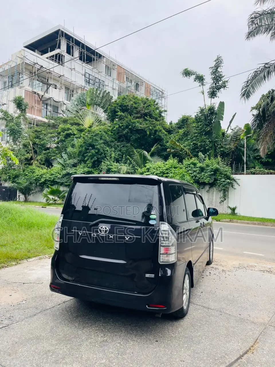 Toyota Voxy X 4WD 8-Seater 2012 Black
