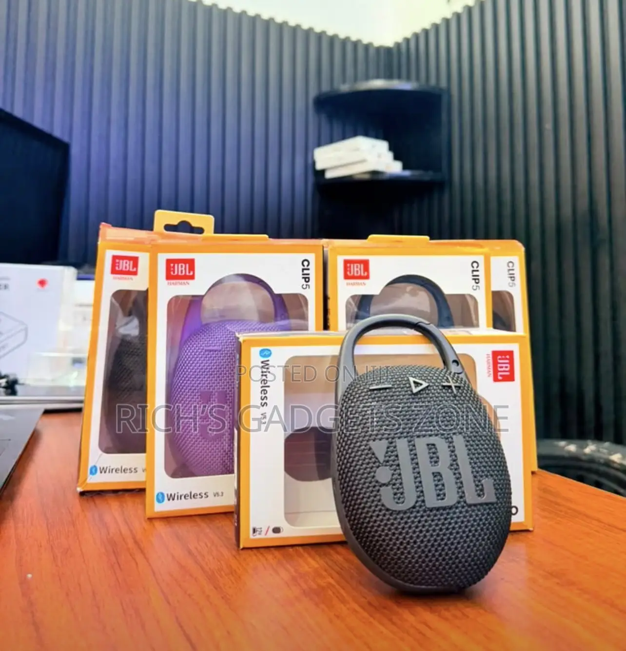 JBL Clip 5
