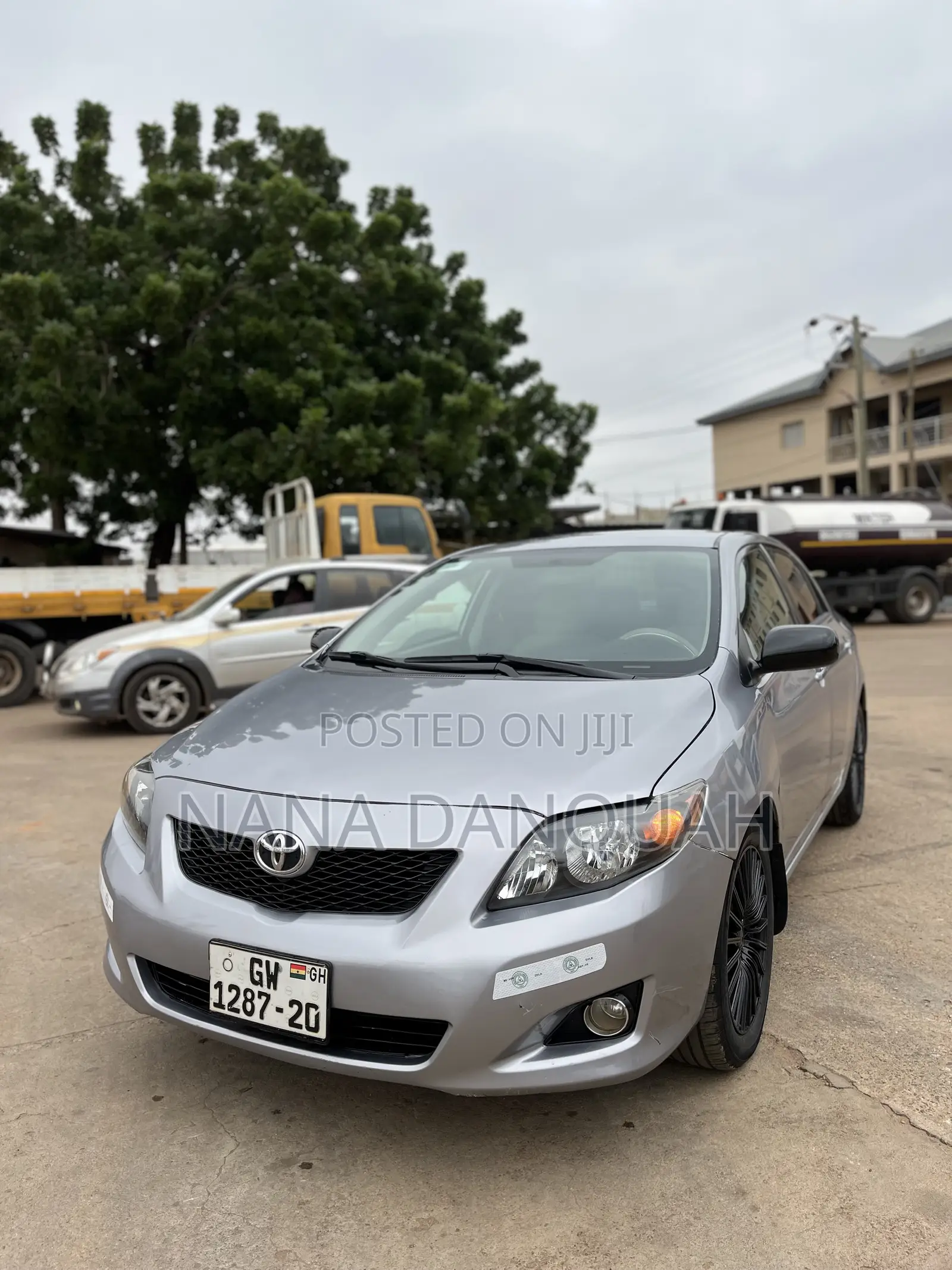 Toyota Corolla LE 4dr Sedan (1.8L 4cyl 4A) 2010 Silver