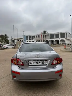 Toyota Corolla LE 4dr Sedan (1.8L 4cyl 4A) 2010 Silver