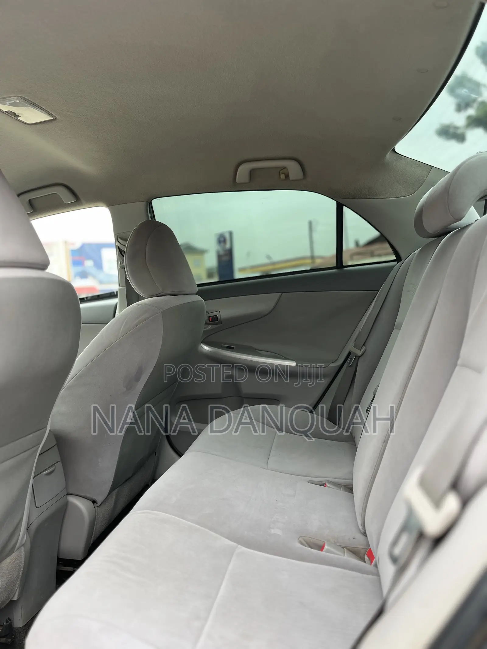 Toyota Corolla LE 4dr Sedan (1.8L 4cyl 4A) 2010 Silver