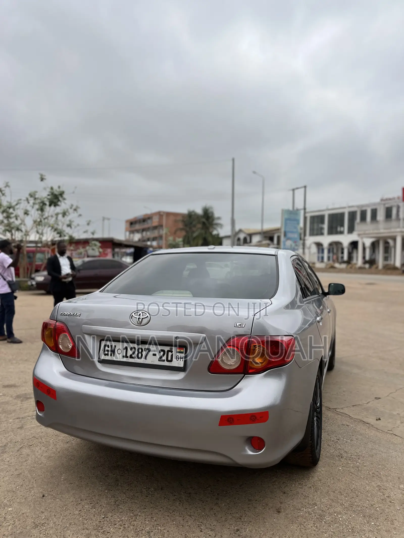 Toyota Corolla LE 4dr Sedan (1.8L 4cyl 4A) 2010 Silver