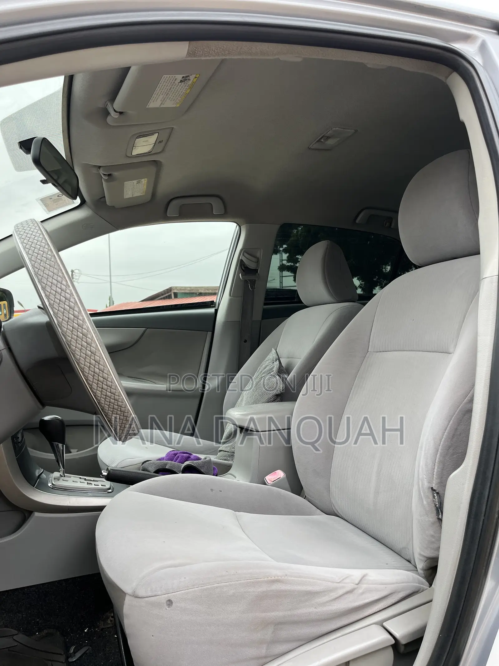 Toyota Corolla LE 4dr Sedan (1.8L 4cyl 4A) 2010 Silver