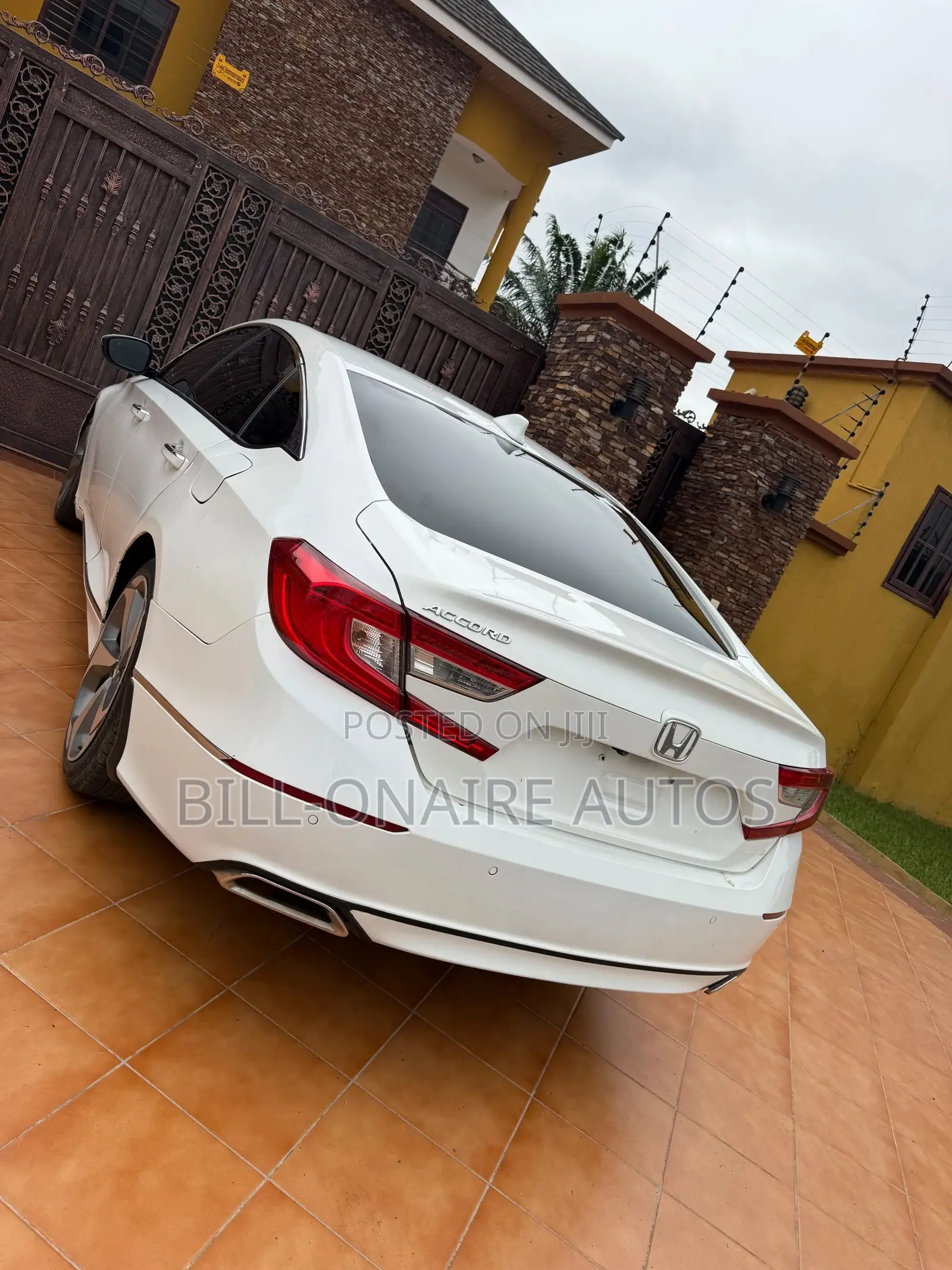 Honda Accord Touring 2018 White