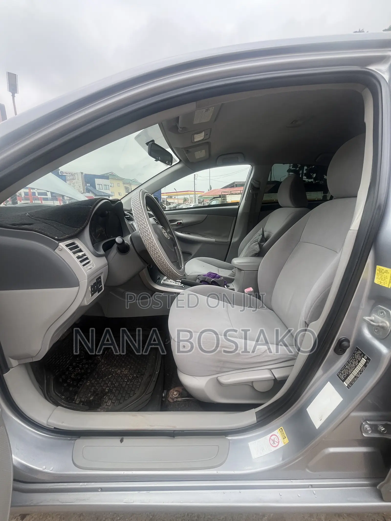 Toyota Corolla 2010 Silver