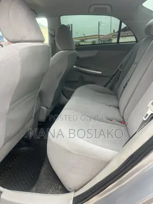 Toyota Corolla 2010 Silver