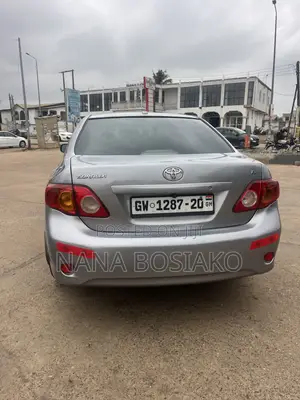 Toyota Corolla 2010 Silver