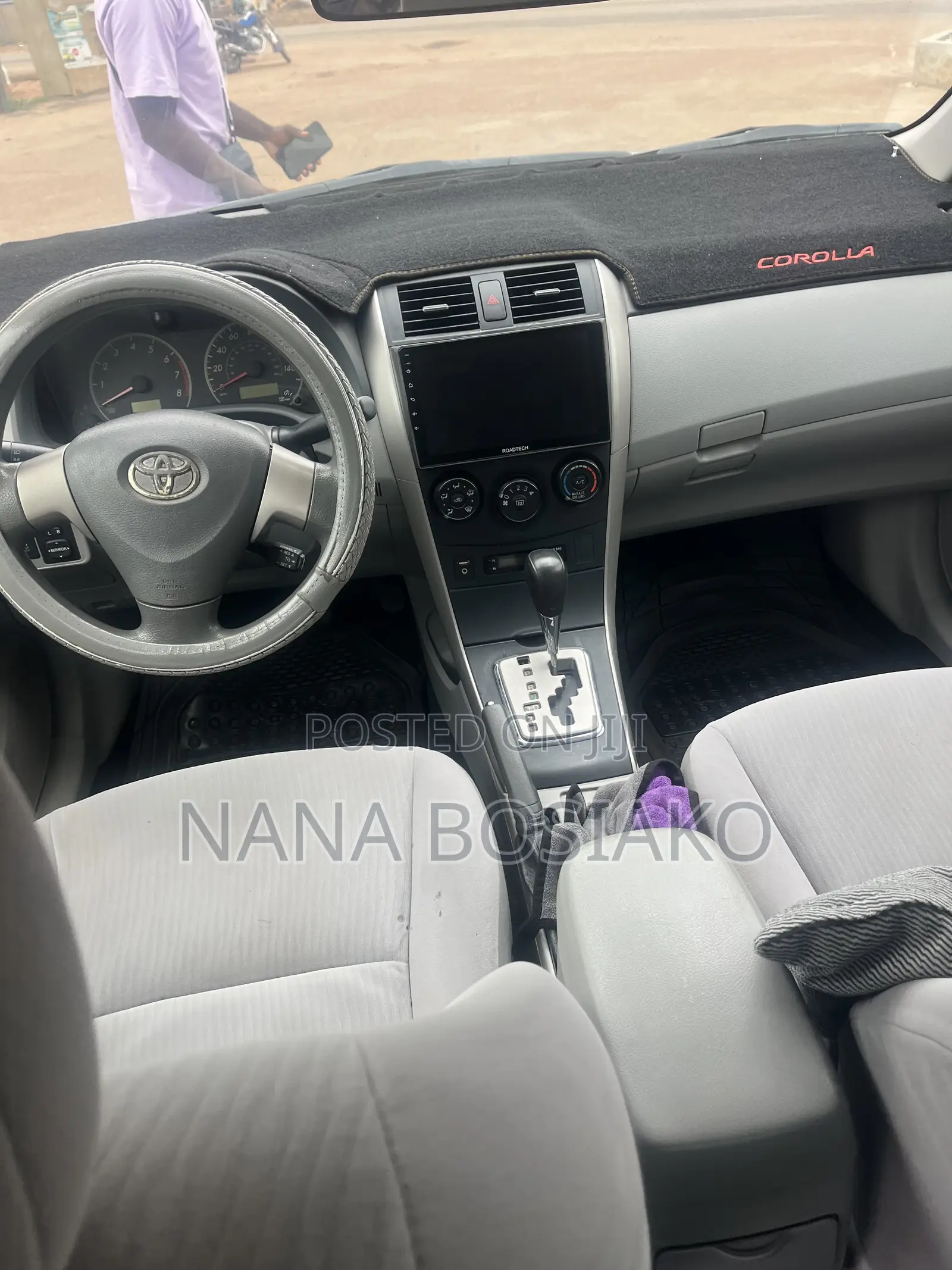 Toyota Corolla 2010 Silver
