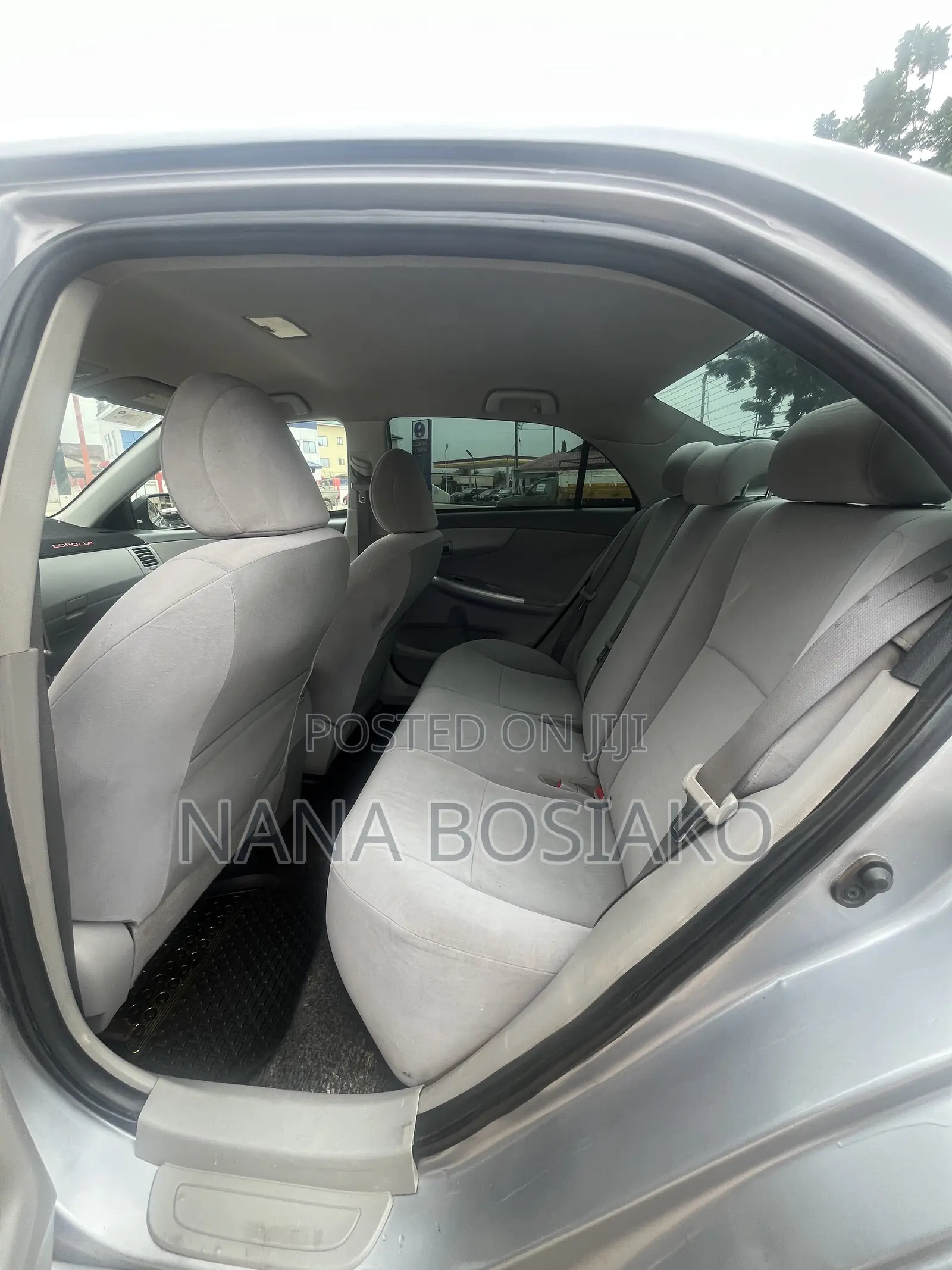 Toyota Corolla 2010 Silver