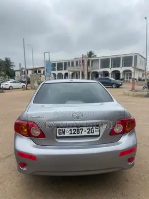 Toyota Corolla 2010 Silver