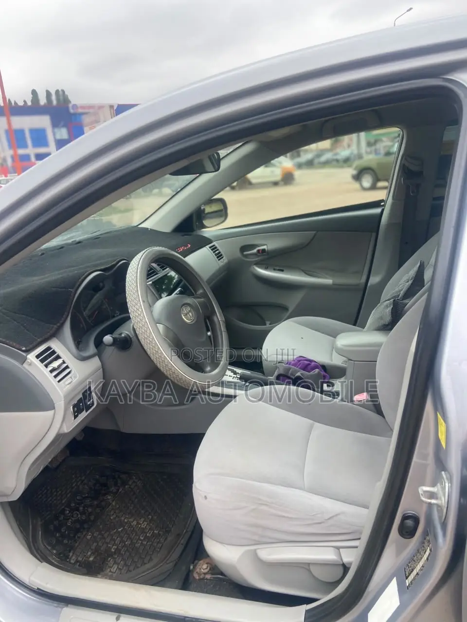 Toyota Corolla 2010 Silver
