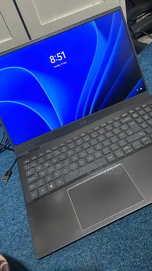 Laptop Dell Vostro 15 5501 8GB Intel Core i7 SSD 512GB