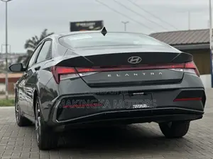 Hyundai Elantra SE 2024 Gray