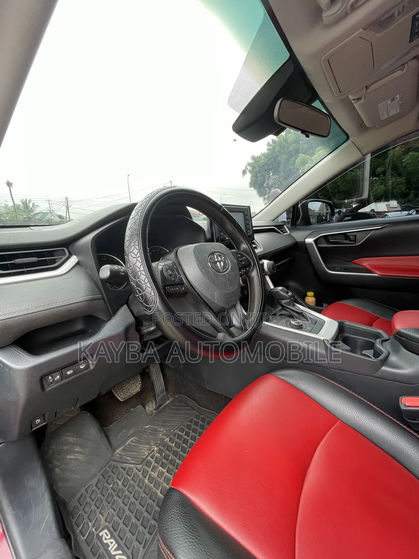Toyota RAV4 LE AWD 2020 Red