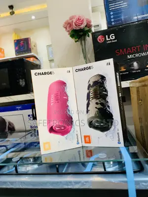 Ultra Sleek JBL Charge 5 Durable, Waterproof Bluetooth Speaker