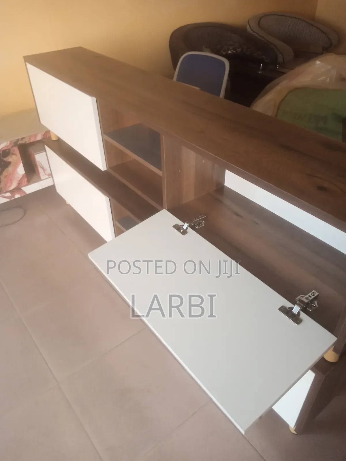 TV Stand (Console)