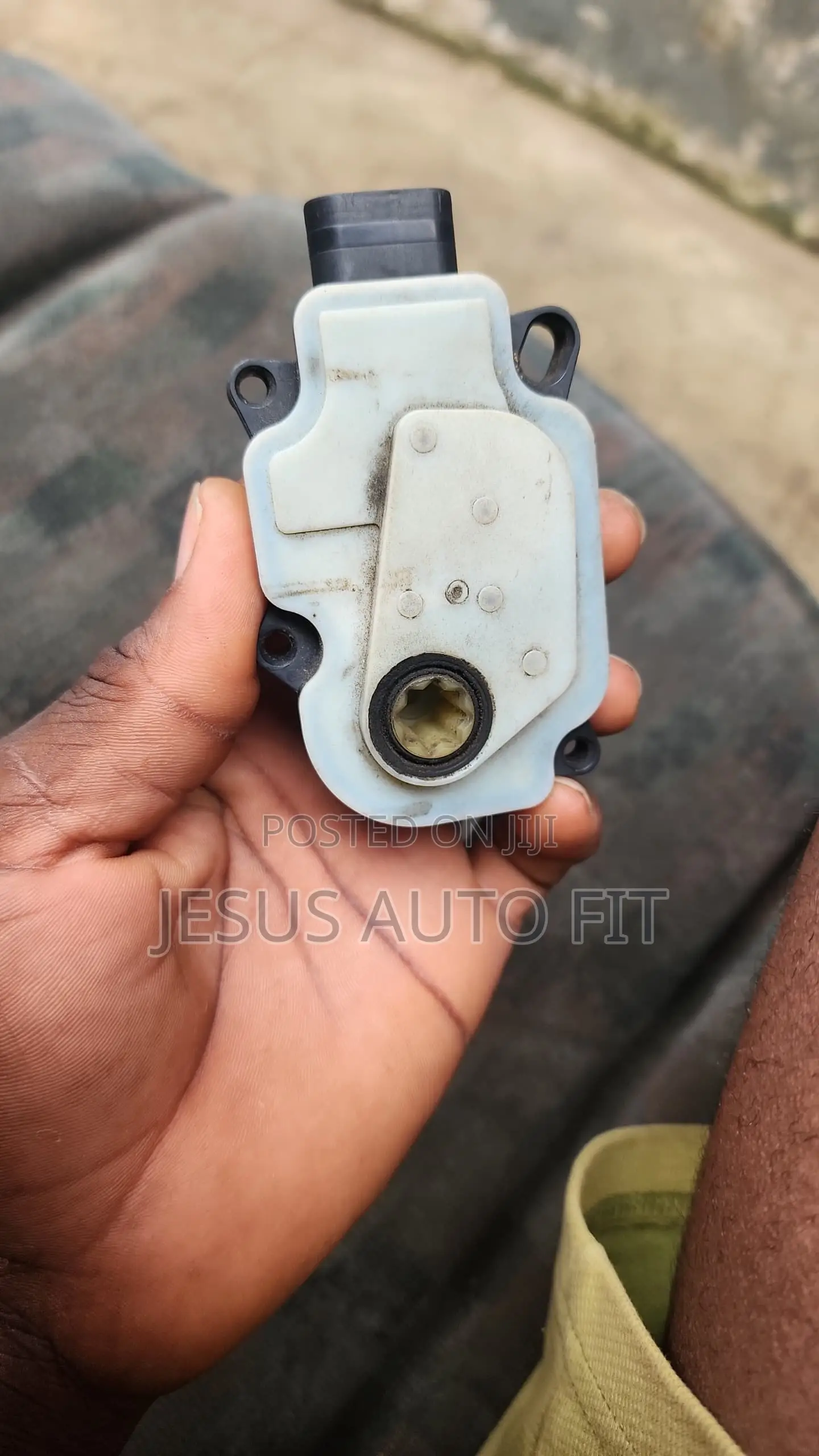 VW and Audi 2021-2023 Radiator Air Shutter Grille Motor (95B965501H)