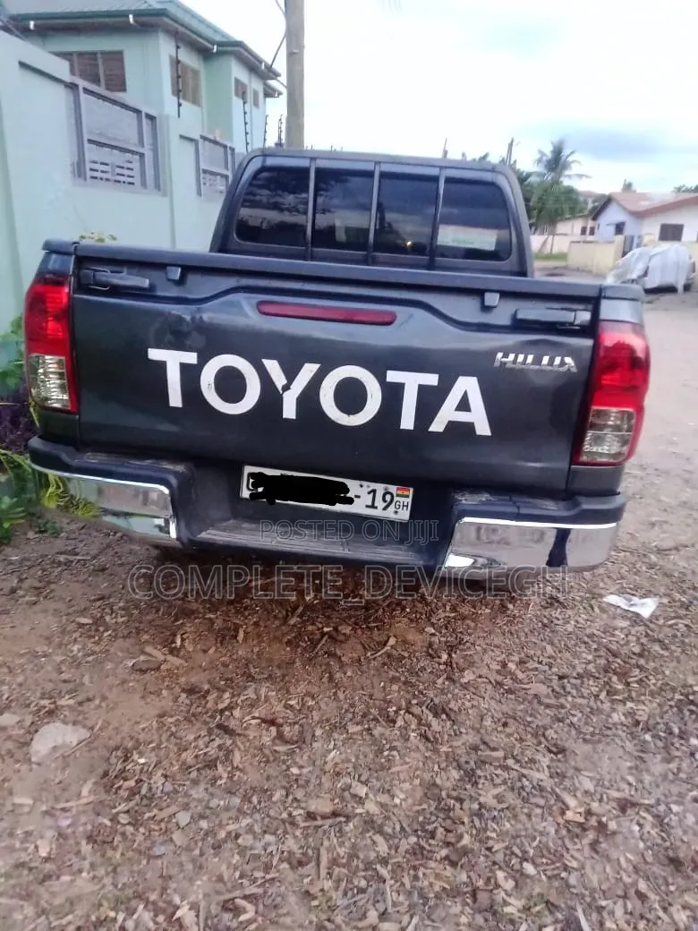 Toyota Hilux 2019 Black