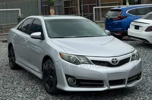Toyota Camry SE Sport 4dr Sedan w/Prod. End 11/13 (2.5L 4cyl 6A) 2014