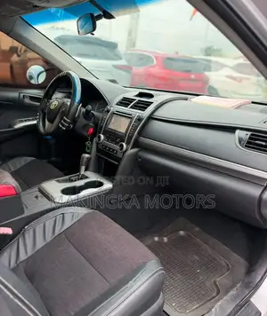 Toyota Camry SE Sport 4dr Sedan w/Prod. End 11/13 (2.5L 4cyl 6A) 2014