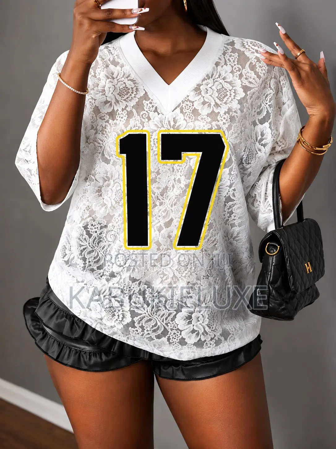 Ladies White Lace v-Neck Oversized Fashion Top