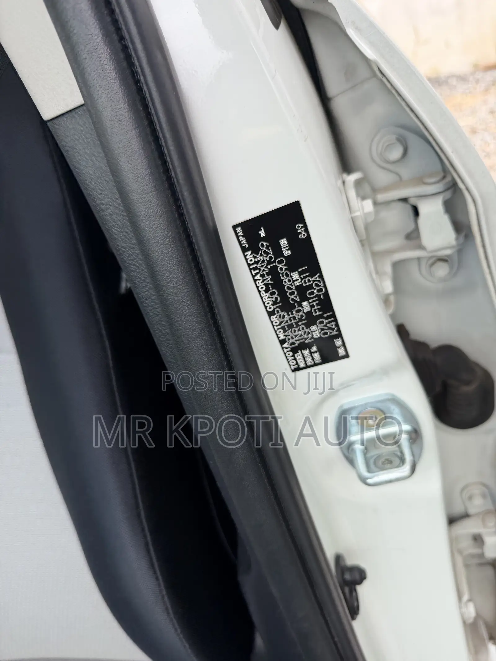 Toyota Vitz 2012 White