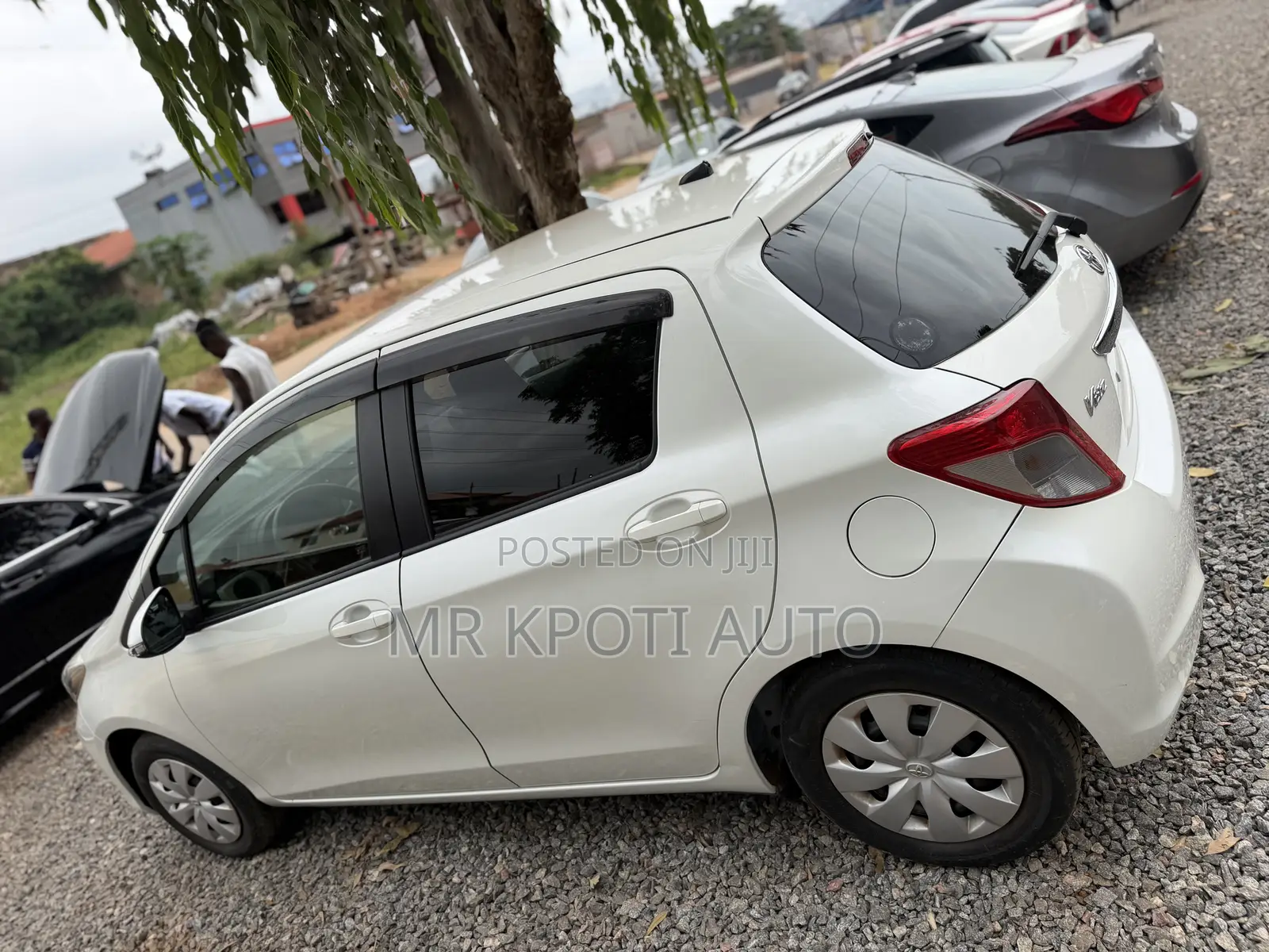 Toyota Vitz 2012 White