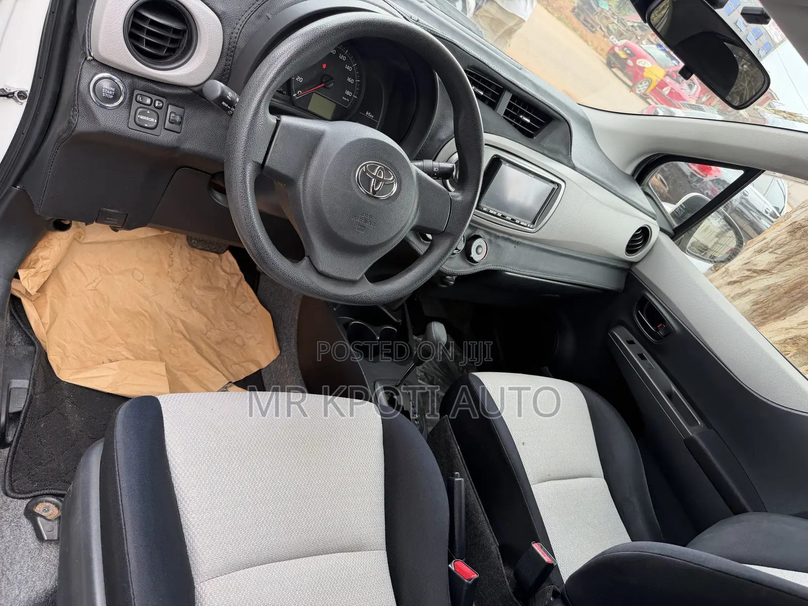 Toyota Vitz 2012 White