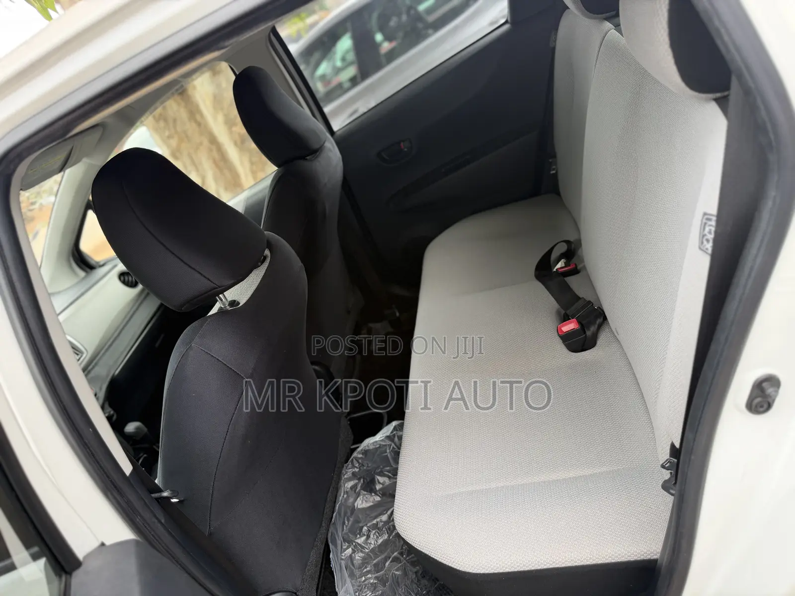 Toyota Vitz 2012 White