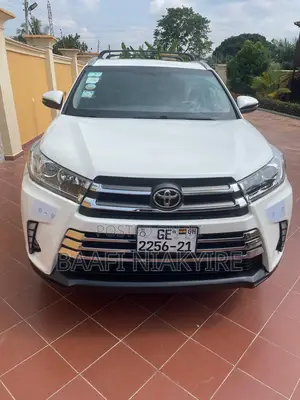 Toyota Highlander XLE V6 4x4 (3.5L 6cyl 6A) 2016 White