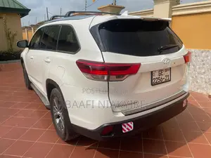 Toyota Highlander XLE V6 4x4 (3.5L 6cyl 6A) 2016 White