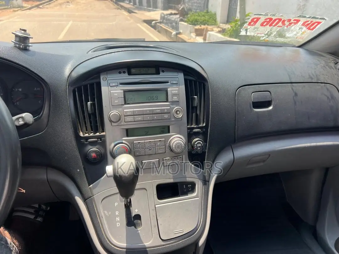 Hyundai Starex 2015 Grey