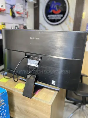 Samsung UHD Monitor