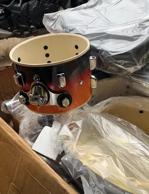 DW 5-Piece Drumset With 2cymbals