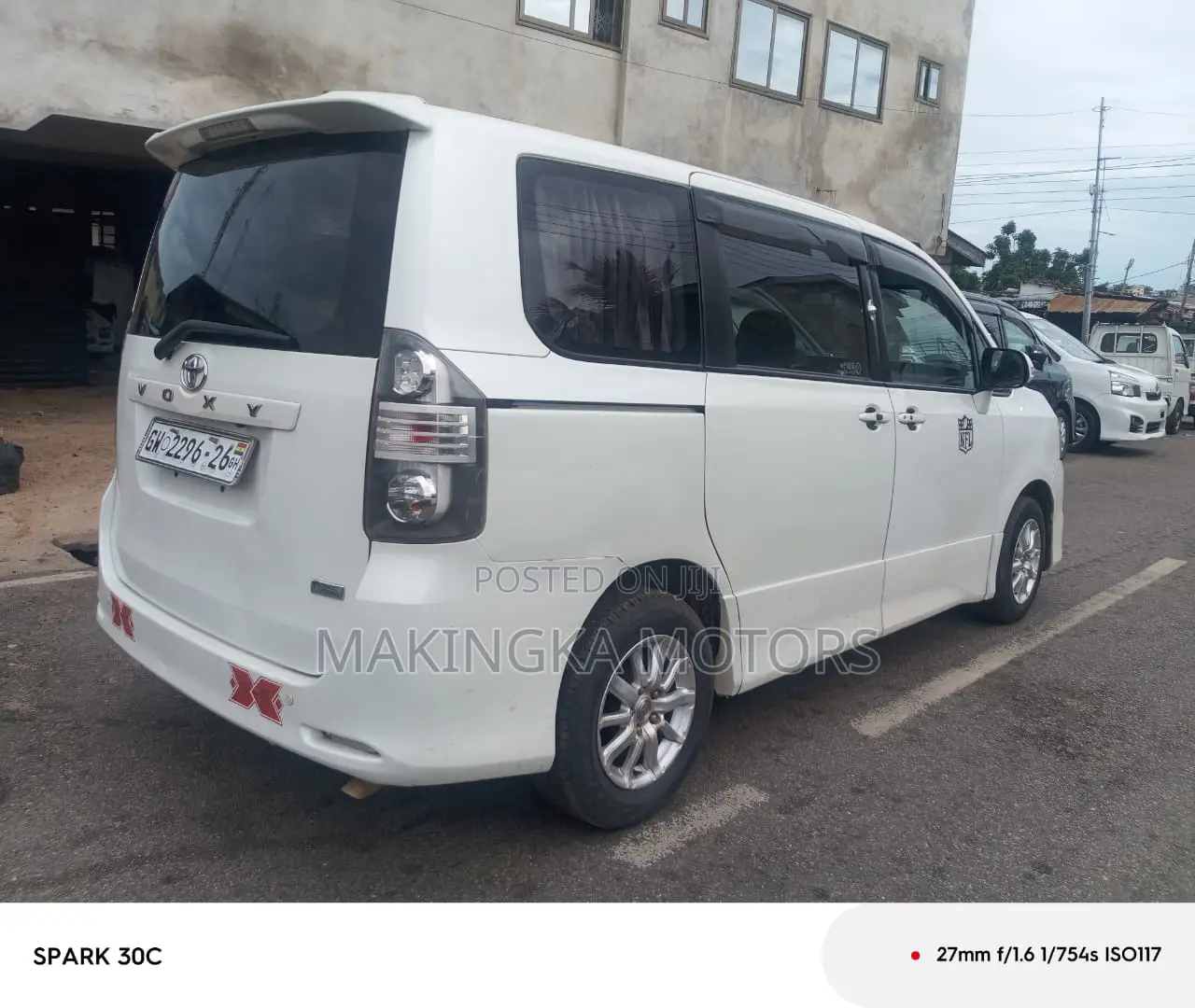 Toyota Voxy X L Edition 2WD 7-Seater 2013 White