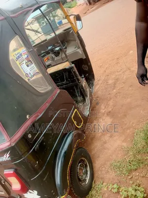 Bajaj RE 2022 Black