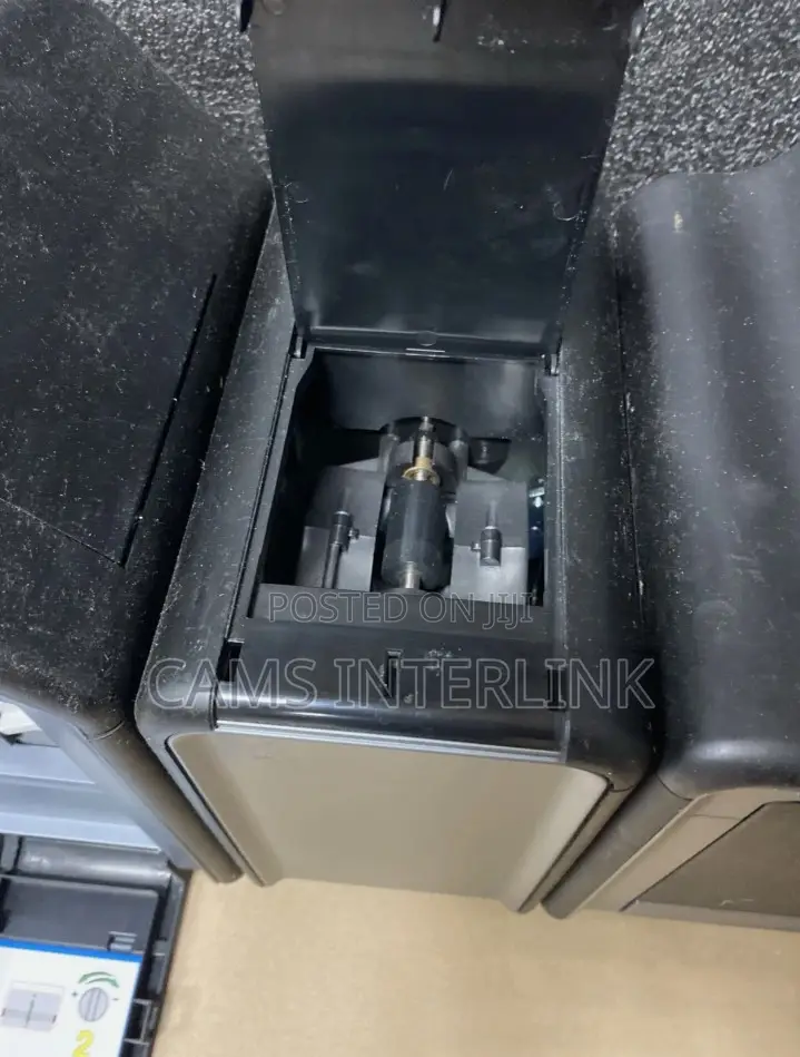 Fargo ID Printer Model: HDP5000