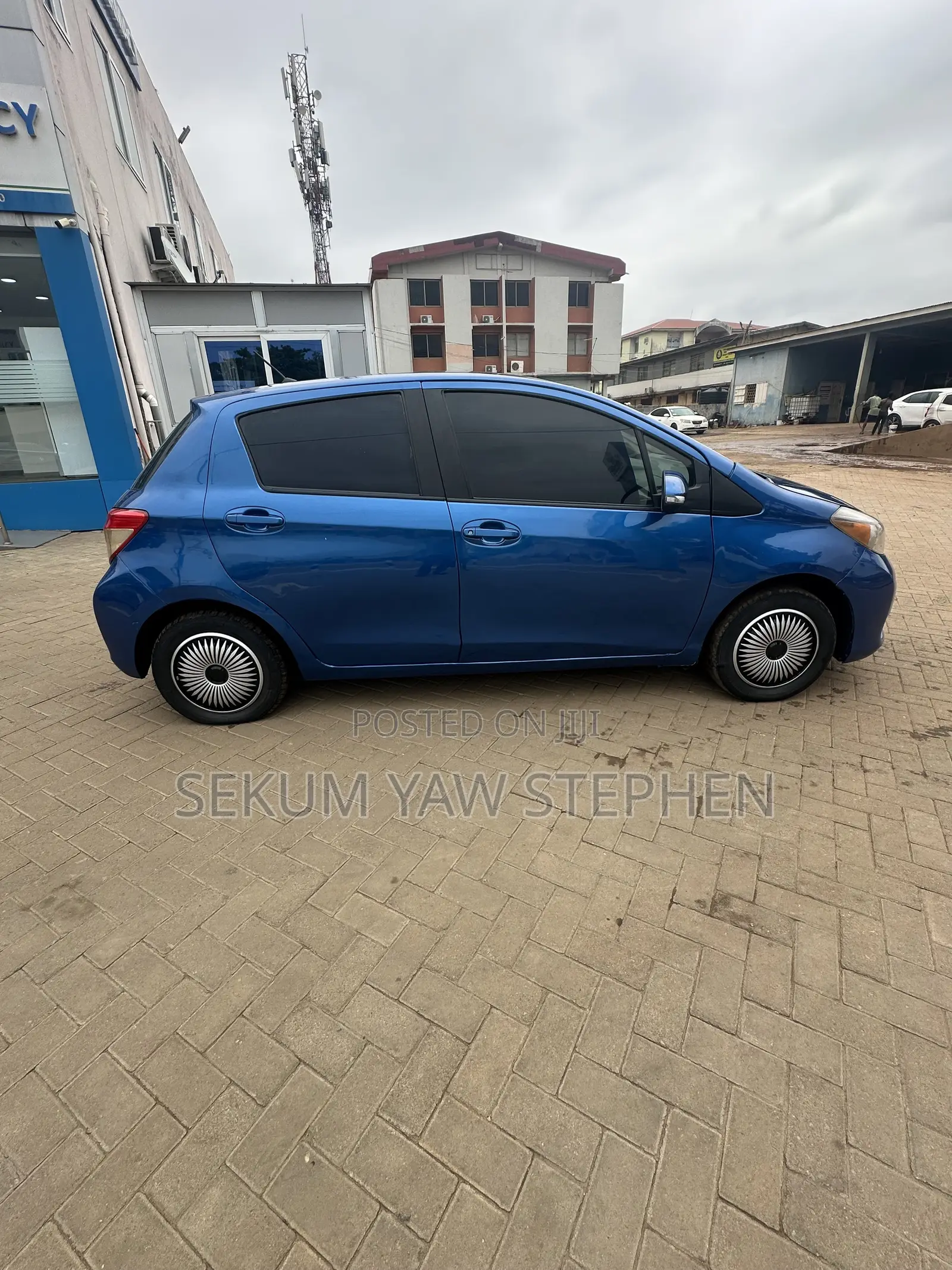 Toyota Yaris 2012 Blue