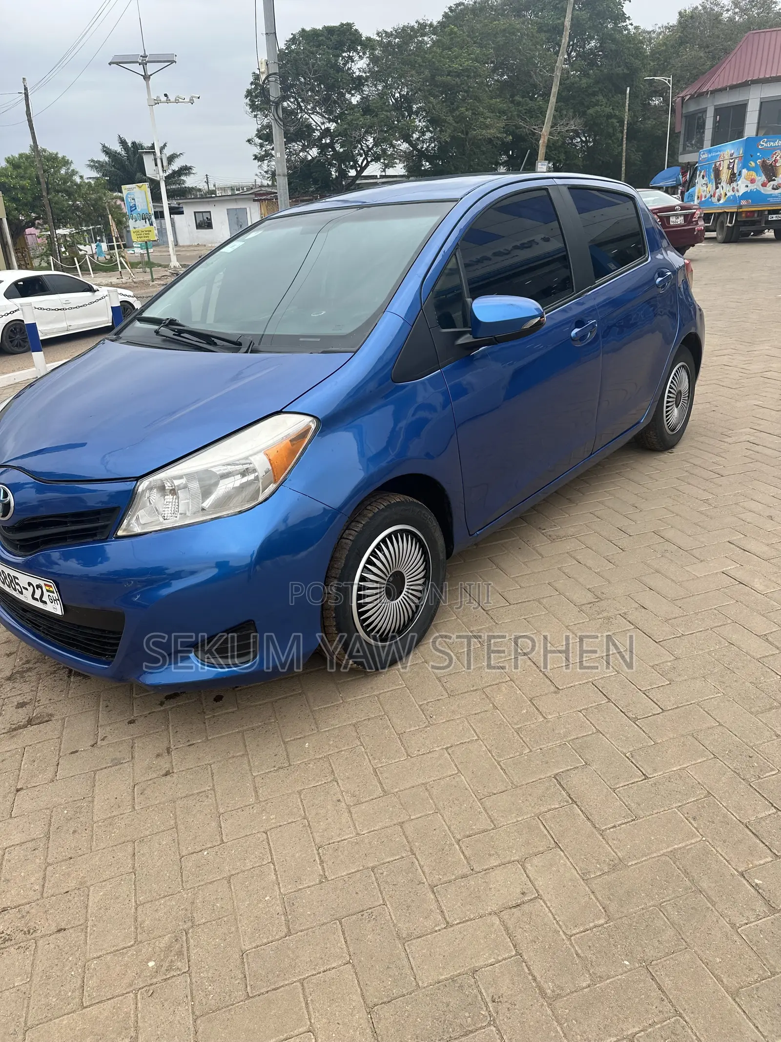 Toyota Yaris 2012 Blue