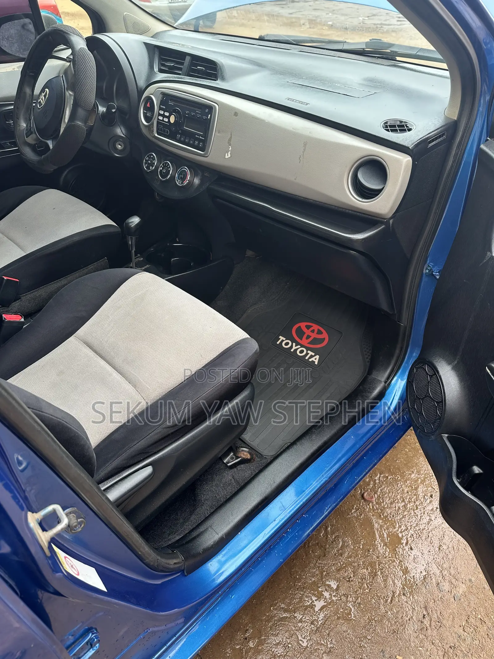 Toyota Yaris 2012 Blue