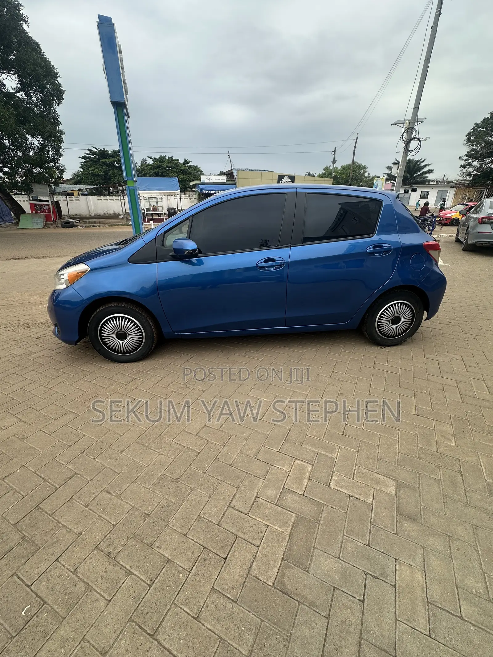 Toyota Yaris 2012 Blue