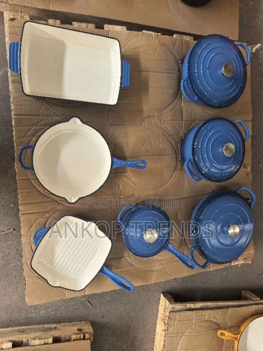 Cast Iron Cooking Pot