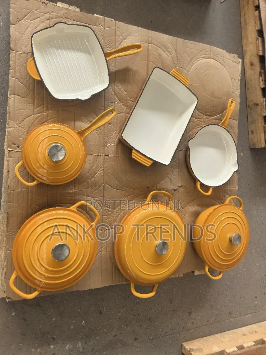 Cast Iron Cooking Pot
